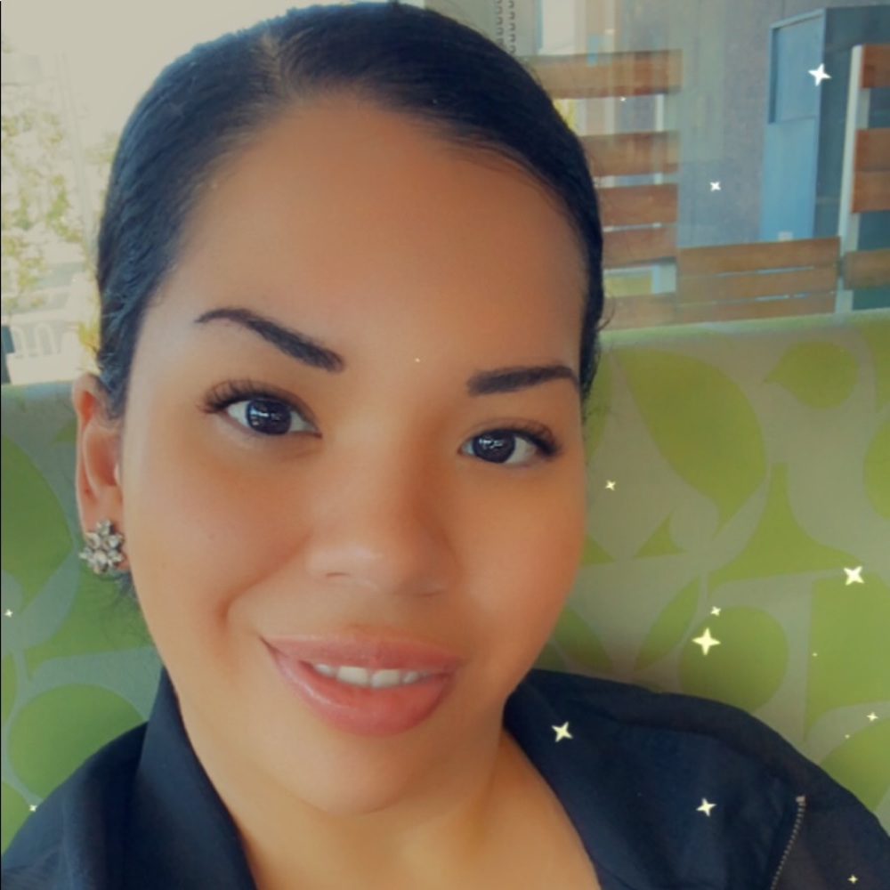 Meet your Posher, Lisa